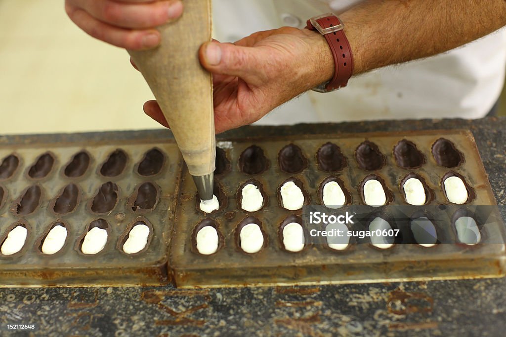 Шоколатье решений пралине с заполнения - Стоковые фото Бельгия роялти-фри