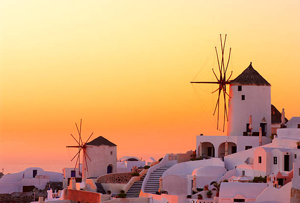 santorini słońca - scenics landscape windmill sunrise zdjęcia i obrazy z banku zdjęć