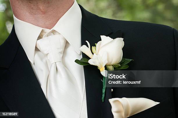 Photo libre de droit de Boutonnière De Mariage banque d'images et plus d'images libres de droit de Fleur à la boutonnière - Fleur à la boutonnière, Horizontal, Le marié