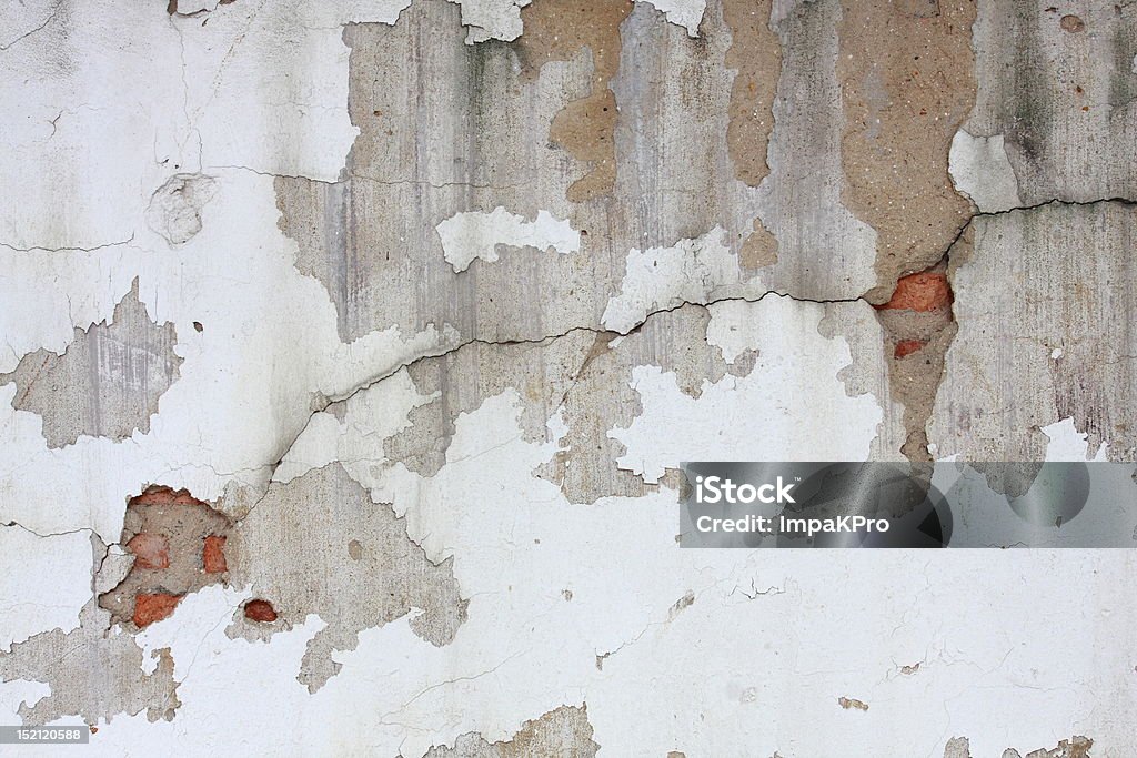 Casser sur mur de briques - Photo de A l'abandon libre de droits
