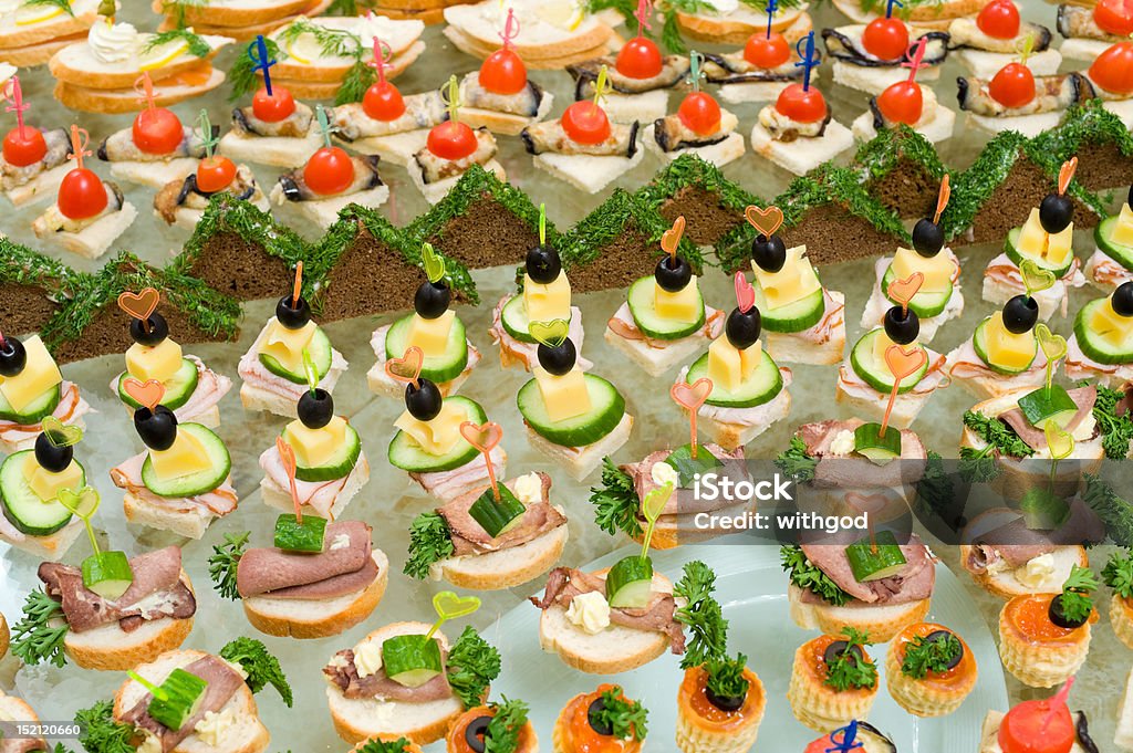 Tavolo a buffet - Foto stock royalty-free di Aneto