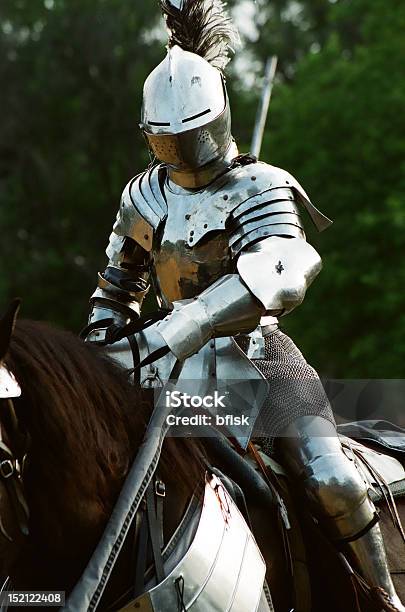 Gepanzerte Knight Geeignet Für Battle Stockfoto und mehr Bilder von Pferd - Pferd, Ritter, Ganzkörperrüstung