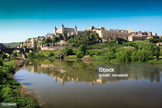 Foto de Toledo e mais fotos de stock de Castelo - Castelo, Cidade, Cloudscape