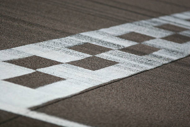 pista de corrida de início e linha de chegada - corrida de stock car - fotografias e filmes do acervo