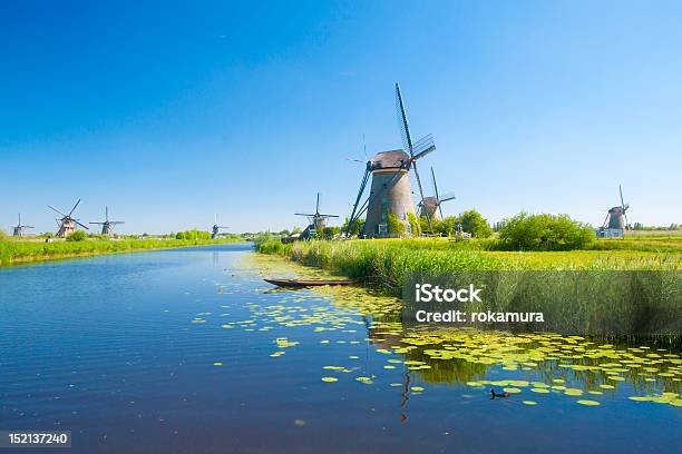 Kinderdijk Moinhos 1 - Fotografias de stock e mais imagens de Moinho de vento - Moinho de vento, Kinderdijk, Países Baixos