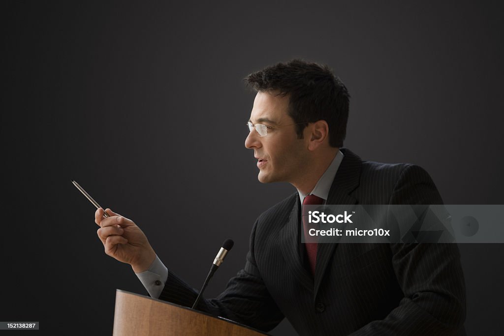 Hombre de negocios dando Lecturing - Foto de stock de Discurso libre de derechos