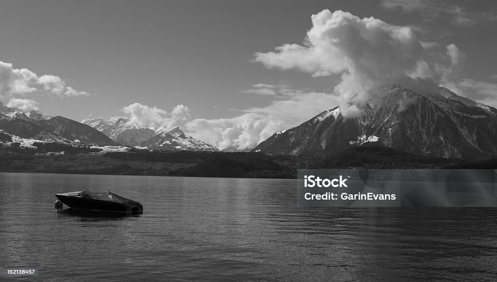 Montagne Svizzera - Foto stock royalty-free di Lago di Thun