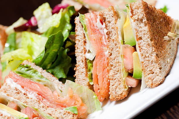 sanduíche club - club sandwich sandwich salad bread - fotografias e filmes do acervo