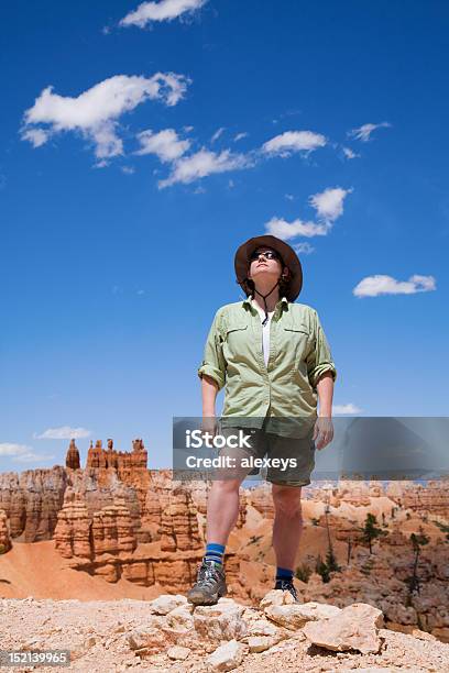 Caminhada De Bryce Canyon - Fotografias de stock e mais imagens de Adulto - Adulto, Ao Ar Livre, Arenito