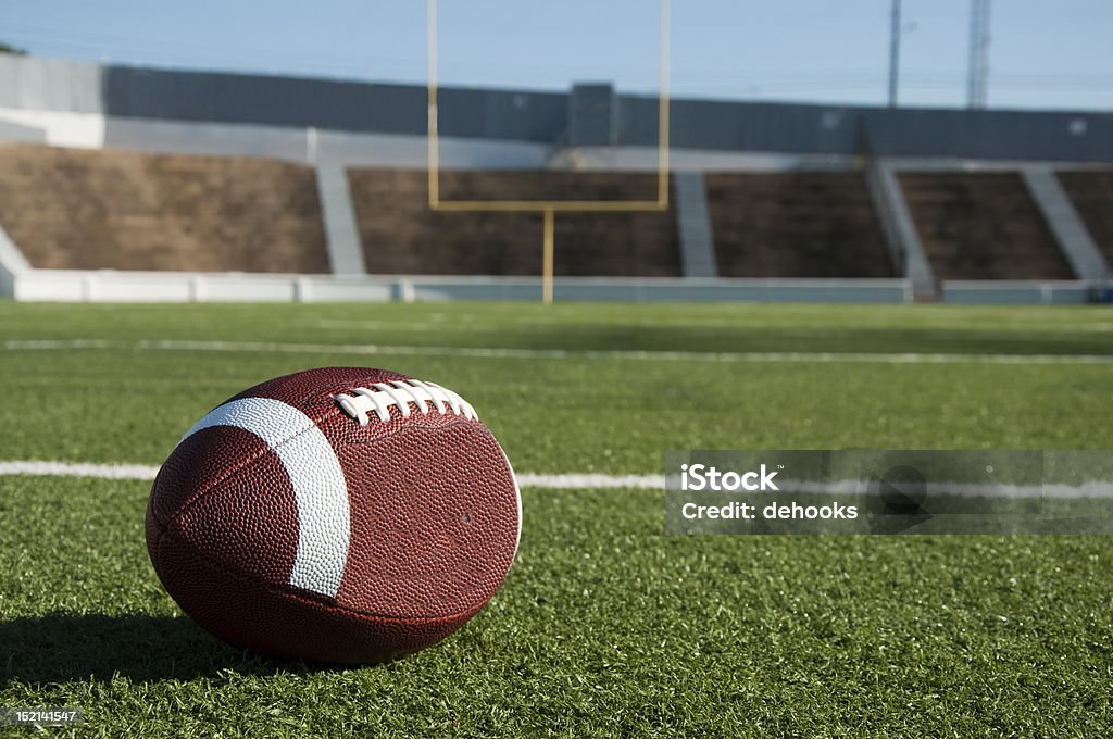 Football américain sur le terrain - Photo de Football américain libre de droits