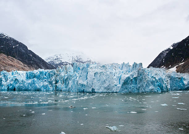 dawes glacier - glacier alaska iceberg melting zdjęcia i obrazy z banku zdjęć