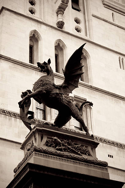 istock London - Temple Bar Memorial 152148286