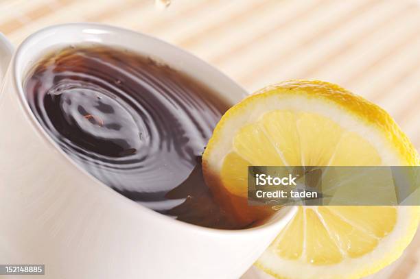 Foto de Total Xícara De Chá Com Limão e mais fotos de stock de Amarelo - Amarelo, Bebida, Café da manhã