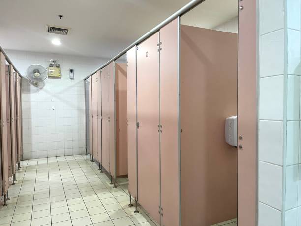 istock Row of public toilet 1521489292