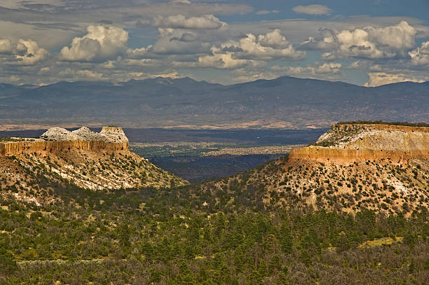 Northern New Mexico The rugged landscape of Northern New Mexico outside of Santa Fe. los alamos new mexico stock pictures, royalty-free photos & images