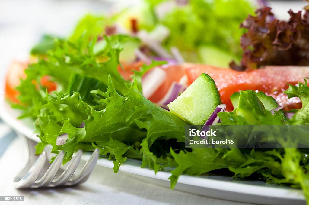 新鮮な野菜サラダ - カラー画像のロイヤリティフリーストックフォト