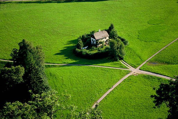 istock Wonderful home nestled in the green 152151014