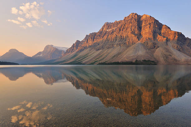 istock Bow Lake sunrise, Banff National Park 152151497