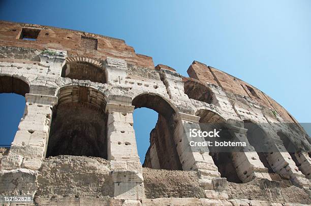 O Roman Colosseum - Fotografias de stock e mais imagens de Anfiteatro - Anfiteatro, Capitais internacionais, Coliseu