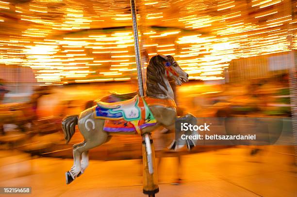 Karussell Horse Schwenken Stockfoto und mehr Bilder von Drehen - Drehen, Fahrgeschäft, Fotografie