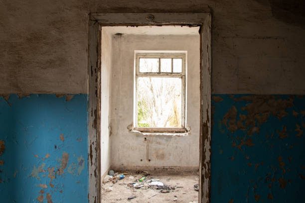 istock old abandoned unfinished building, house 1521558345