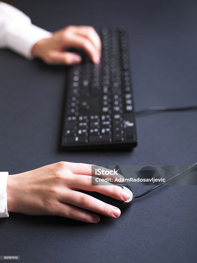 Mulher de negócios, digitando no Teclado de computador - Foto de stock de Administrador royalty-free