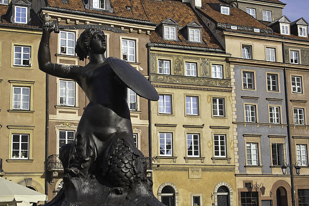 istock Symbol of Warsaw 152160964