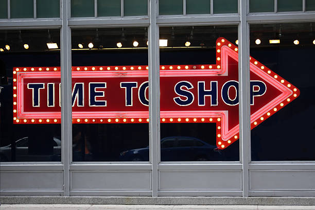 istock Neon store sign urging you to shop 152161203