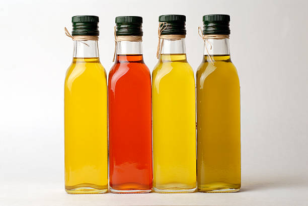 น้ํามันมะกอก - salad oil ภาพสต็อก ภาพถ่ายและรูปภาพปลอดค่าล�ิขสิทธิ์