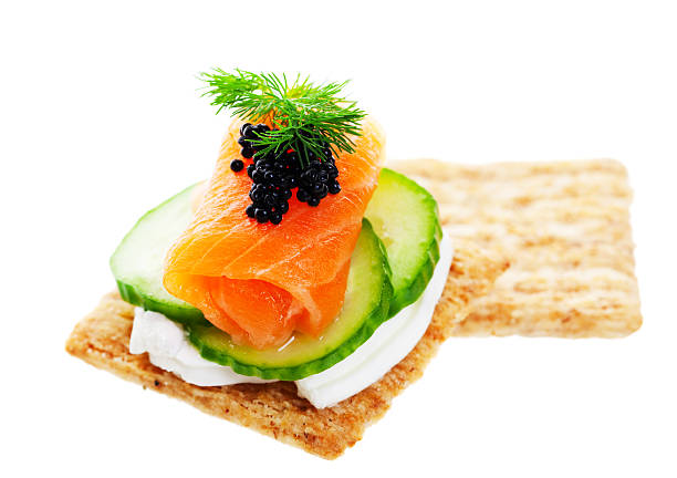 サーモンのカナッペキャビア - prepared fish lumpfish caviar caviar smoked salmon ストックフォトと画像