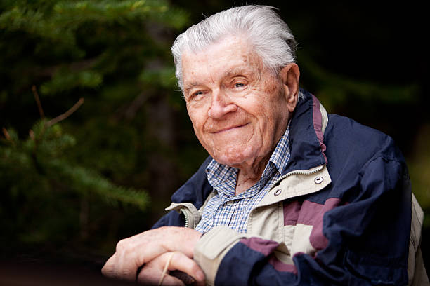 портрет пожилой мужчина - image date one person happiness outdoors стоковые фото и изображения