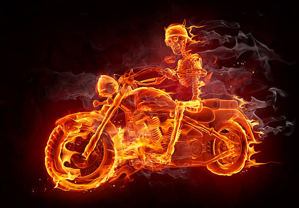 огонь в байкерском стиле - inferno fire flame skull стоковые фото и изображения