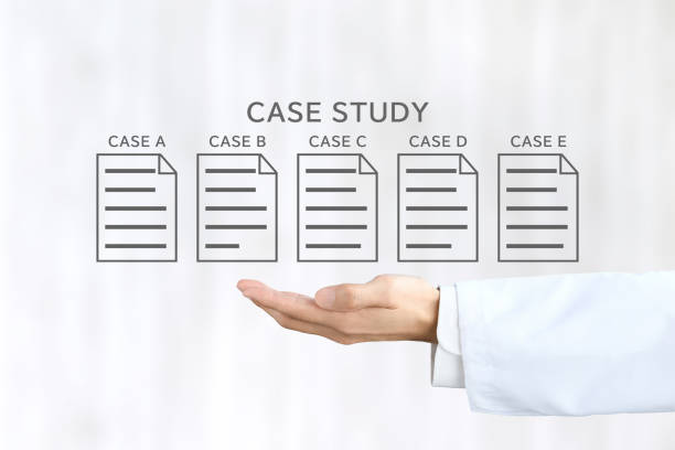 istock Doctor's hand and report pictogram with case study word 1521671683