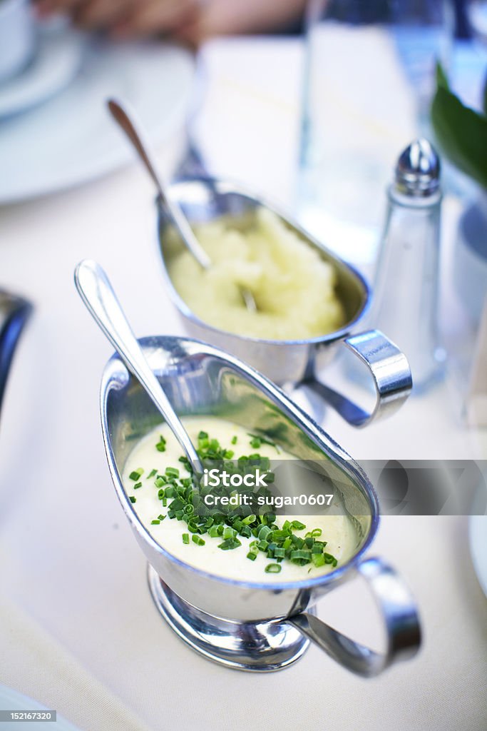 Crème et ciboulette Tartare de - Photo de Aliment émincé libre de droits