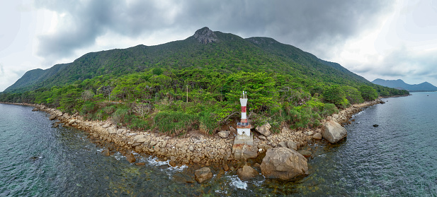 White Stone Lighthouse is located on Con Son Island. Built and put into operation on February 9, 2001. The lighthouse has the effect of indicating the location of Con Son island, an independent lighthouse that helps ships operating in the waters of Ba Ria-Vung Tau province orient and determine their position.