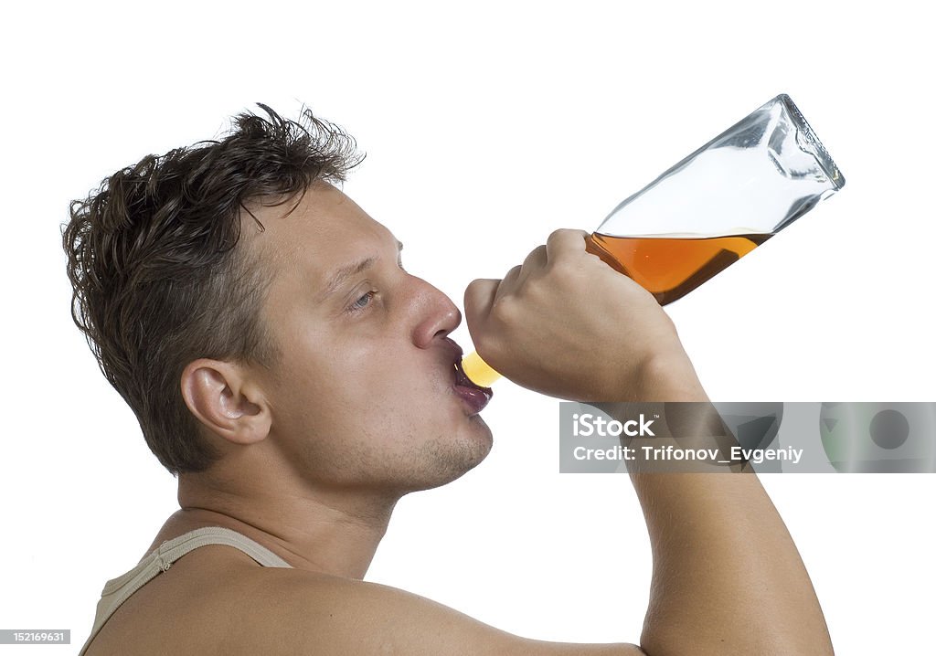 В пить человек - Стоковые фото Алкоголь - напиток роялти-фри