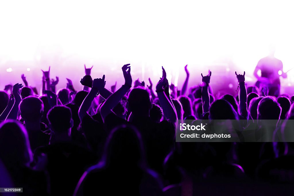 Multitud de conciertos - Foto de stock de Aclamar libre de derechos