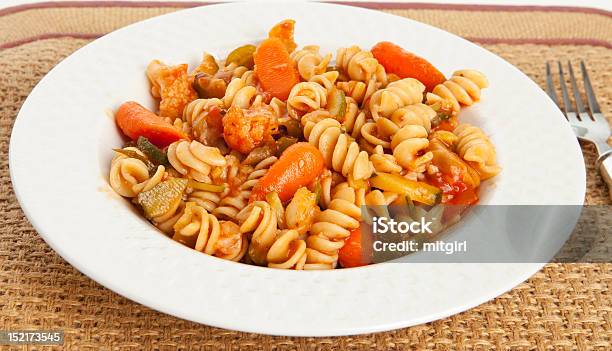 Gourmetgemüsepasta Mit Tomaten Sauce Stockfoto und mehr Bilder von Blumenkohl - Blumenkohl, Penne-Nudel, Abnehmen