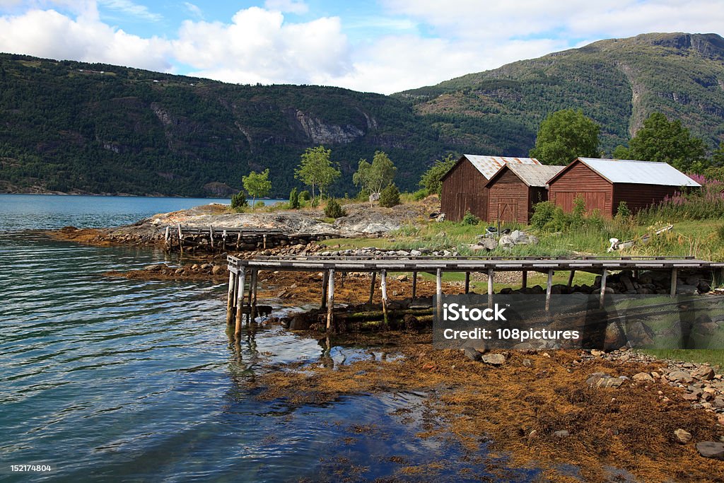 古い木製の埠頭とボートハウス - スウェーデンのロイヤリティフリーストックフォト