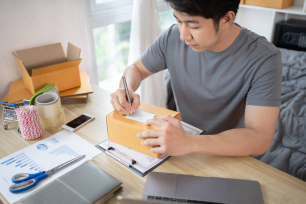 istock Online shopping business 1521825650