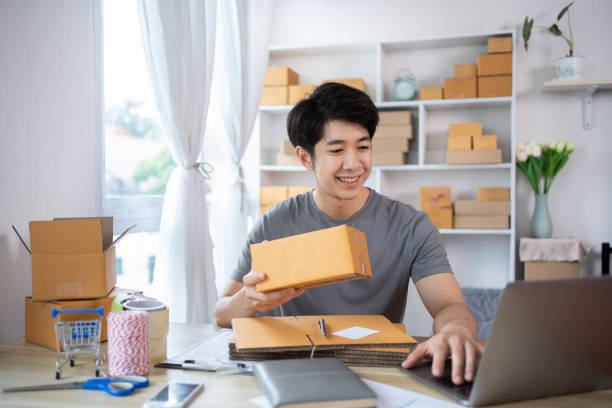 istock Online shopping business 1521826739