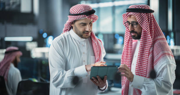 Arab Tech Support 1,100+ Arab It Workers Stock Photos, Pictures & Royalty-Free Images ...