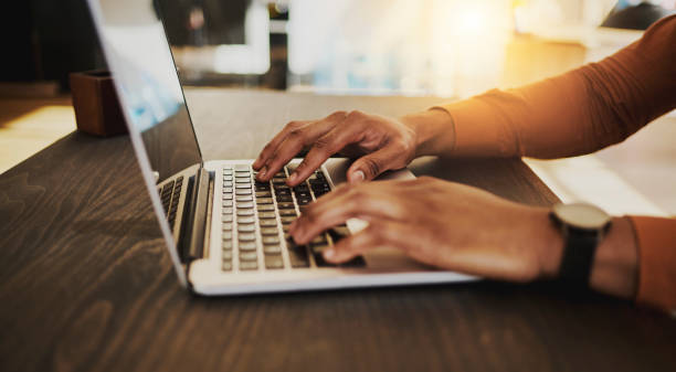 istock Unrecognized businessman typing. Stock photo 1522086385