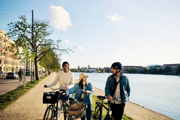 istock Cityscape Connection: Multi-Ethnic Friends Create Memorable Moments through Cycling 1522148943