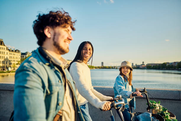 istock Cityscape Connection: Multi-Ethnic Friends Create Memorable Moments through Cycling 1522149331