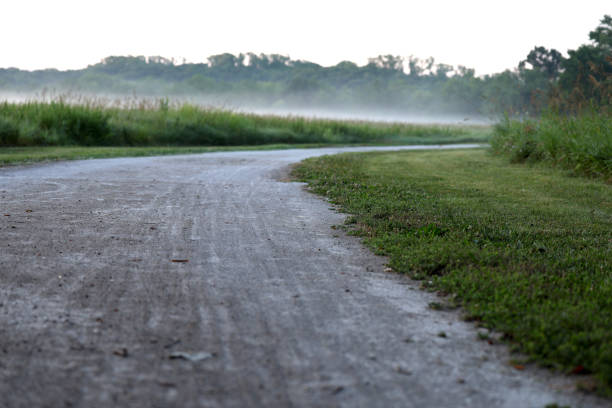 istock gravel bike trail 1522409025