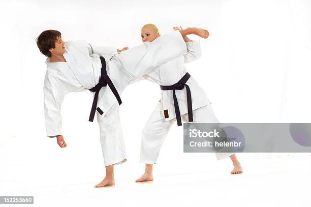 Üben Karate Stockfoto und mehr Bilder von Aikido - Aikido, Aktiver Lebensstil, Aktivitäten und Sport