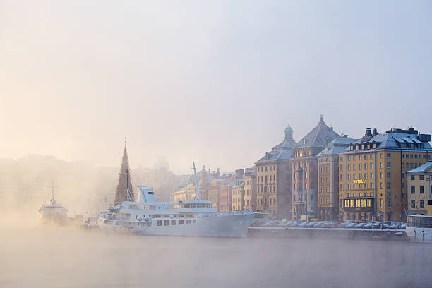 старый город в стокгольме - stockholm стоковые фото и изображения