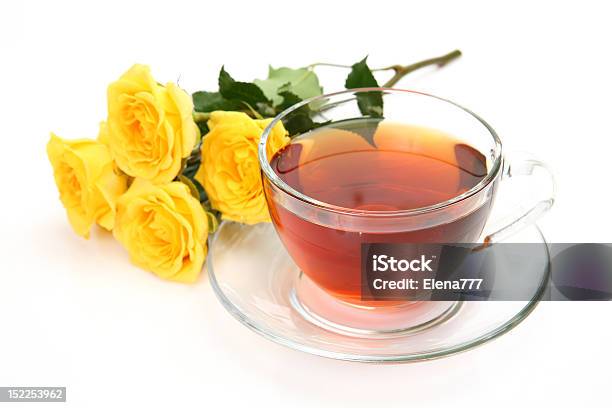 Tè E Giallo Rose - Fotografie stock e altre immagini di Bibita - Bibita, Bouquet, Comodità