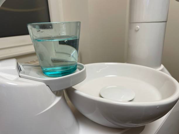 istock Professional dental rinsing sink 1522571348